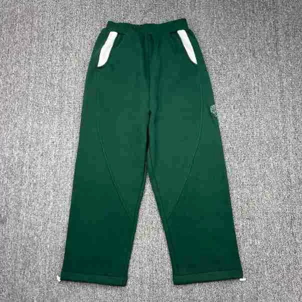 Mertra Contrast Pocket Straight-Leg Sweatpants - Forest Green/White Hover Image